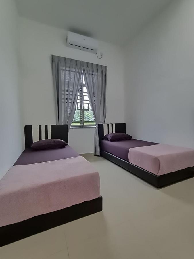 Homestay Kemaman Fyna08 Banglo Dekat Pantai Киджал Экстерьер фото