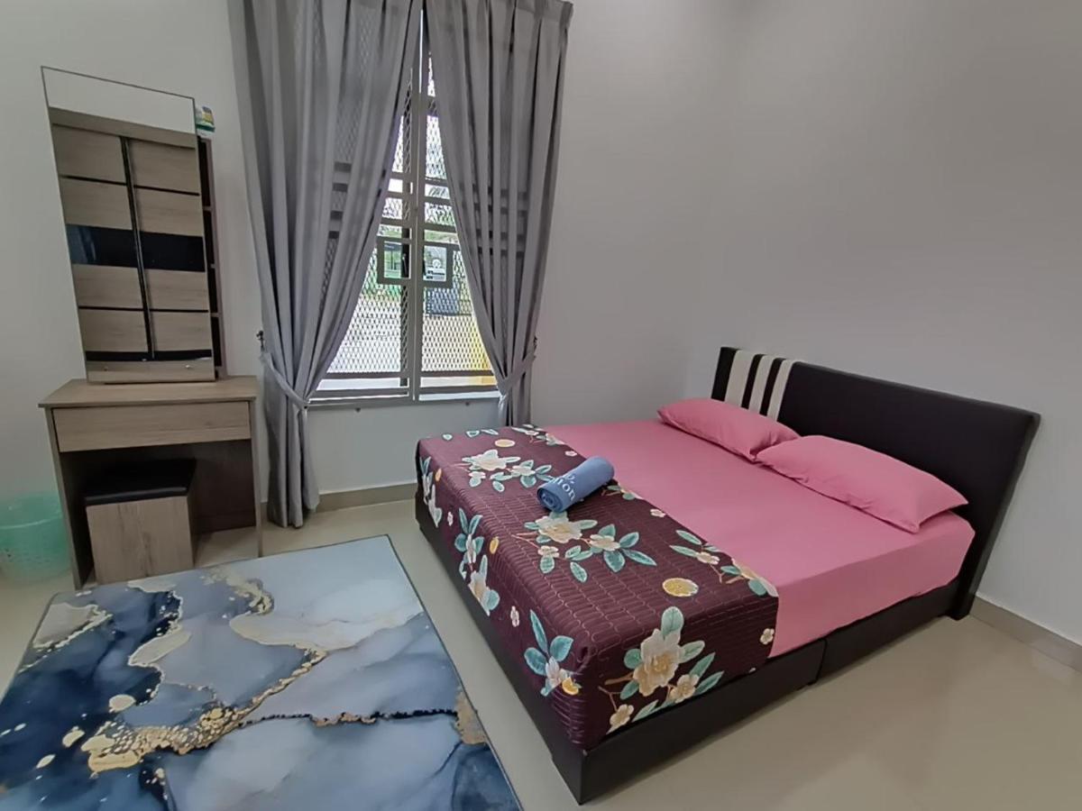 Homestay Kemaman Fyna08 Banglo Dekat Pantai Киджал Экстерьер фото