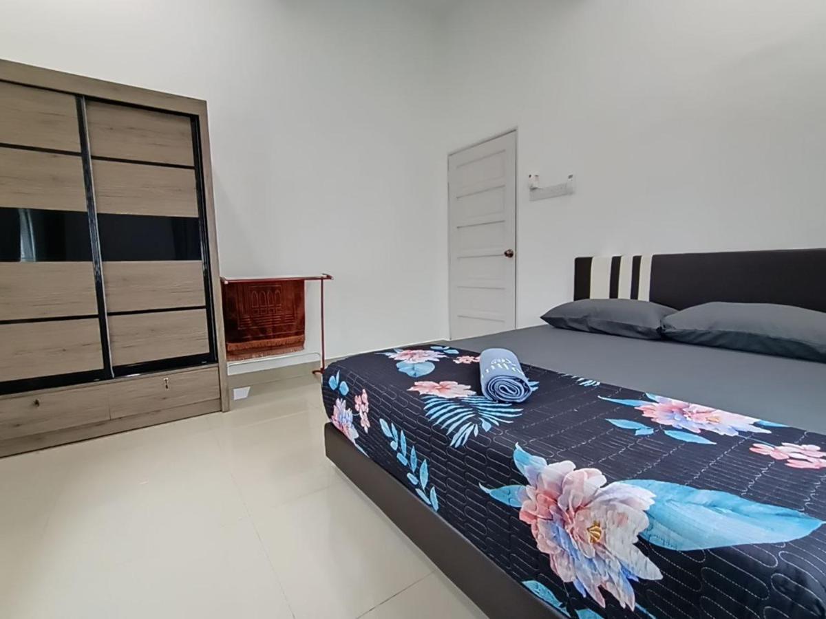 Homestay Kemaman Fyna08 Banglo Dekat Pantai Киджал Экстерьер фото