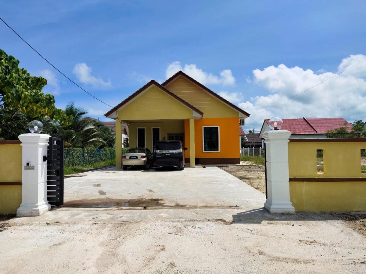 Homestay Kemaman Fyna08 Banglo Dekat Pantai Киджал Экстерьер фото