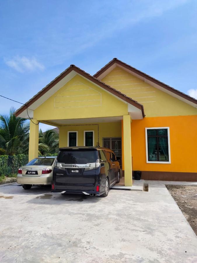 Homestay Kemaman Fyna08 Banglo Dekat Pantai Киджал Экстерьер фото