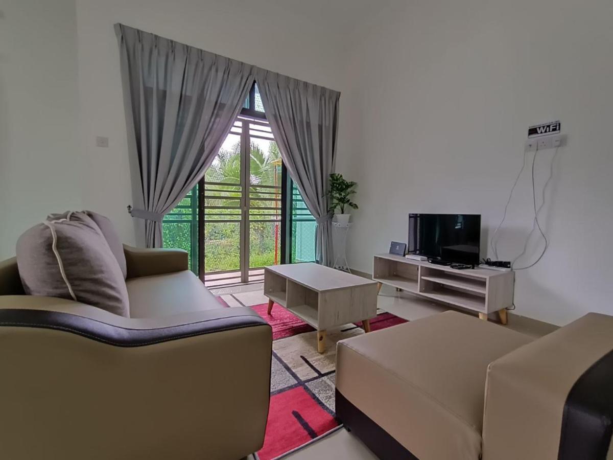 Homestay Kemaman Fyna08 Banglo Dekat Pantai Киджал Экстерьер фото