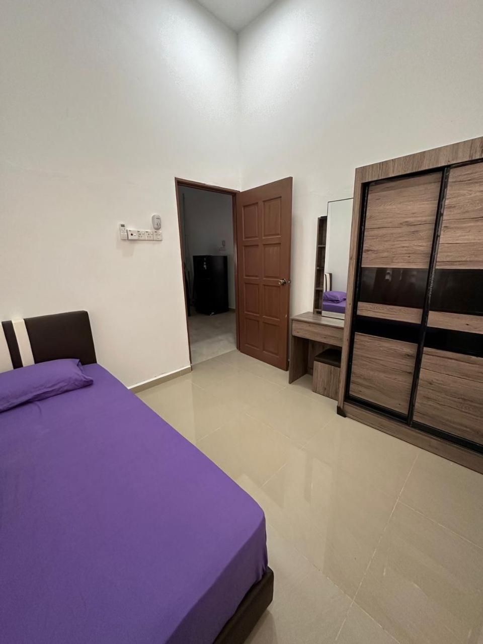 Homestay Kemaman Fyna08 Banglo Dekat Pantai Киджал Экстерьер фото